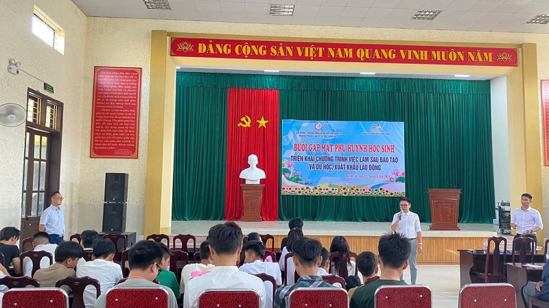 Chương trình Gặp mặt phụ huynh và học sinh triển khai chương trình việc làm sau đào tạo