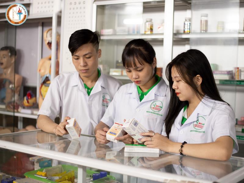 Học nghề dược sĩ