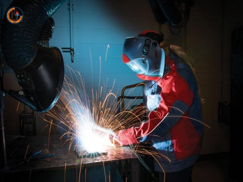 có nên học nghề hàn không